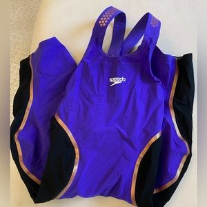 Speedo LZR Pure Intent Open Back Kneeskin, size 23
